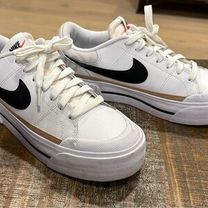 Nike Court Legacy Lift